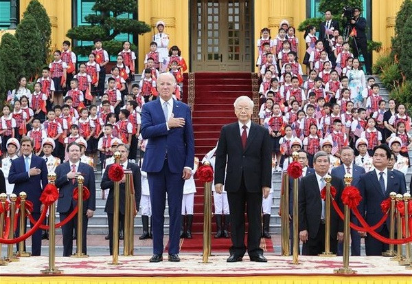 L'opinion publique salue les résultats de la visite du président américain au Vietnam ảnh 1 L'opinion publique salue les résultats de la visite du président américain au Vietnam ảnh 1
