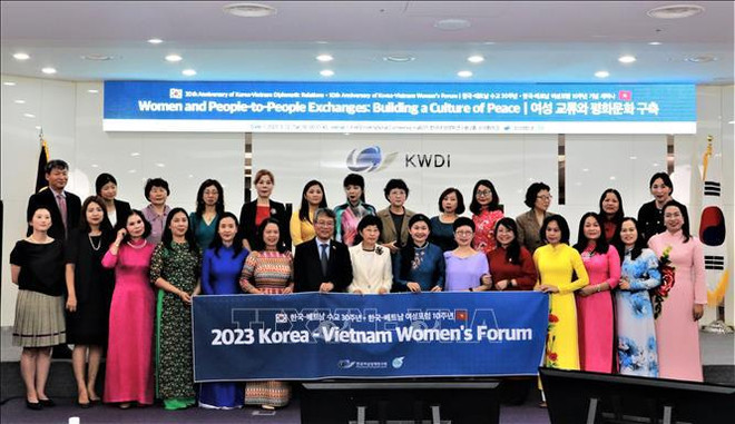 Le 10e Forum des femmes de la R. de Corée et du Vietnam à Séoul ảnh 1 Le 10e Forum des femmes de la R. de Corée et du Vietnam à Séoul ảnh 1
