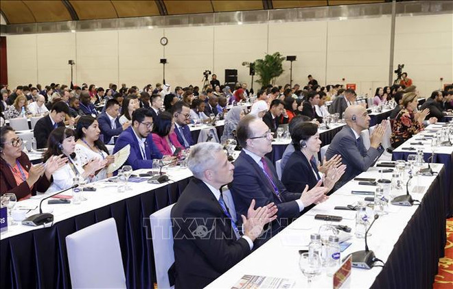 Clôture de la 9e Conférence mondiale des jeunes parlementaires ảnh 2 Clôture de la 9e Conférence mondiale des jeunes parlementaires ảnh 2