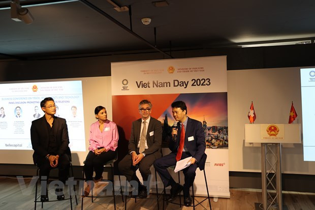 Échange de vue sur la coopération Vietnam-Suisse dans le commerce, l'investissement et la technologie à Genève ảnh 1 Échange de vue sur la coopération Vietnam-Suisse dans le commerce, l'investissement et la technologie à Genève ảnh 1