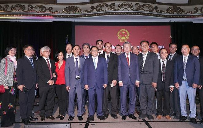 Le Premier ministre rencontre des représentants de la communauté vietnamienne aux États-Unis ảnh 1 Le Premier ministre rencontre des représentants de la communauté vietnamienne aux États-Unis ảnh 1