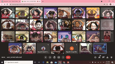 Au Vietnam, les élèves reprennent virtuellement le chemin de l’école ảnh 1 Au Vietnam, les élèves reprennent virtuellement le chemin de l’école ảnh 1