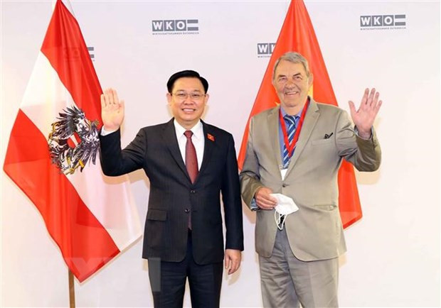 Le président de l’AN assiste à un forum d’entreprises Vietnam-Autriche ảnh 1 Le président de l’AN assiste à un forum d’entreprises Vietnam-Autriche ảnh 1