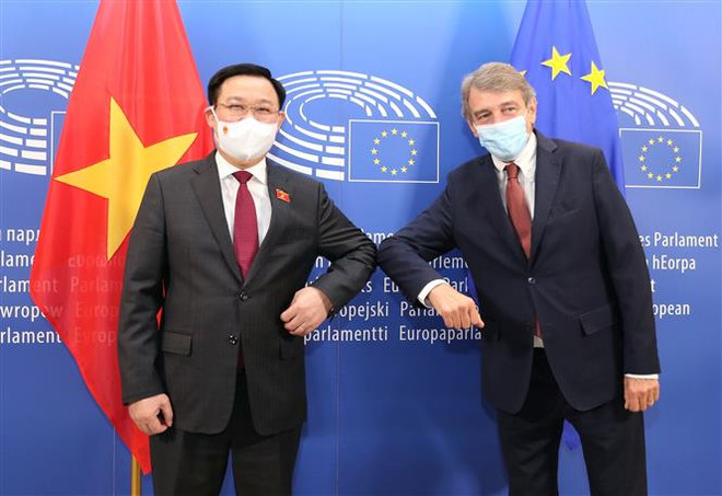 Le président de l’Assemblée nationale s’entretient avec le président du Parlement européen ảnh 1 Le président de l’Assemblée nationale s’entretient avec le président du Parlement européen ảnh 1