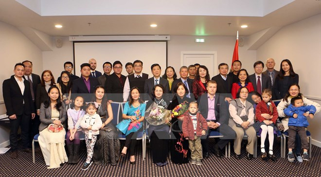 Mme Dang Thi Ngoc Thinh rencontre des représentants des Vietnamiens en Lettonie ảnh 1 Mme Dang Thi Ngoc Thinh rencontre des représentants des Vietnamiens en Lettonie ảnh 1