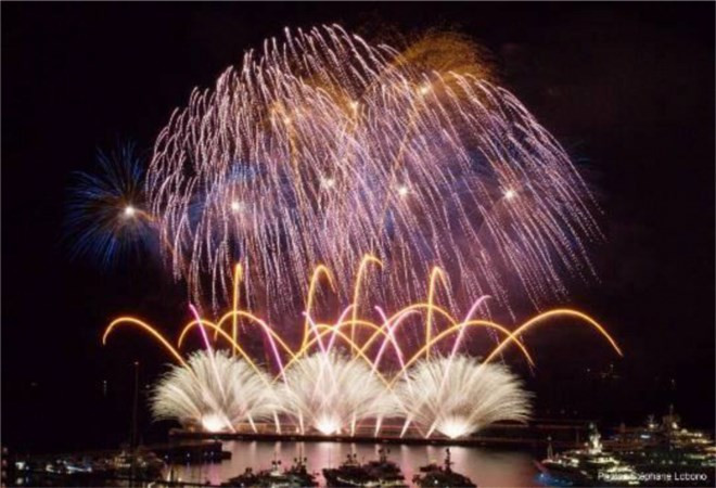 Fête spectaculaire au festival international de feux d'artifice de Da Nang ảnh 1 Fête spectaculaire au festival international de feux d'artifice de Da Nang ảnh 1