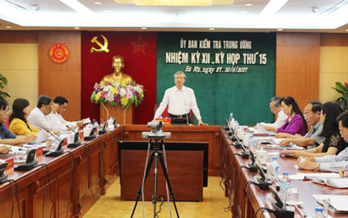 La Commission centrale de contrôle incrimine certains hauts officiels ảnh 1 La Commission centrale de contrôle incrimine certains hauts officiels ảnh 1