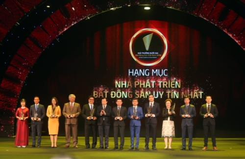 Remise des Prix nationaux de l’immobilier du Vietnam 2018 ảnh 1 Remise des Prix nationaux de l’immobilier du Vietnam 2018 ảnh 1