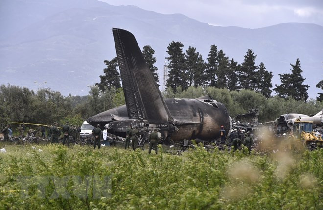Crash d’un avion militaire alégrien : le Vietnam présente ses condoléances ảnh 1