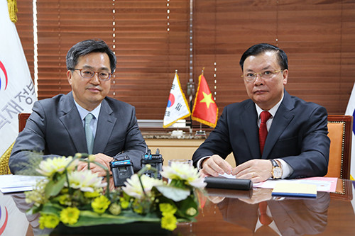 Renforcement de la coopération avec la R. de Corée dans la finance ảnh 1 Renforcement de la coopération avec la R. de Corée dans la finance ảnh 1