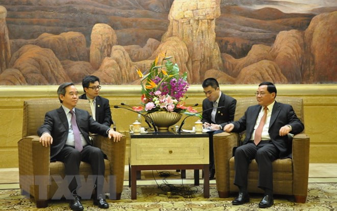 Le secrétaire du CC du PCV Nguyên Van Binh visite la ville de Shanghai ảnh 1 Le secrétaire du CC du PCV Nguyên Van Binh visite la ville de Shanghai ảnh 1