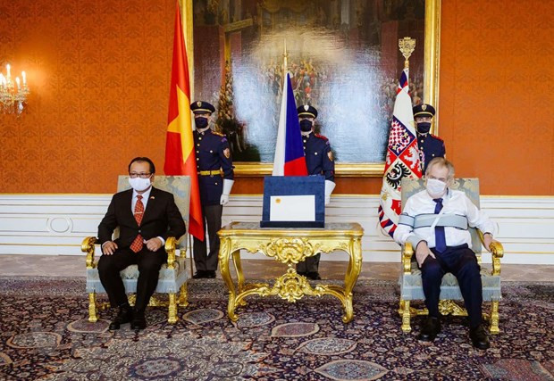 Le président tchèque loue l'amitié avec le Vietnam ảnh 1 Le président tchèque loue l'amitié avec le Vietnam ảnh 1
