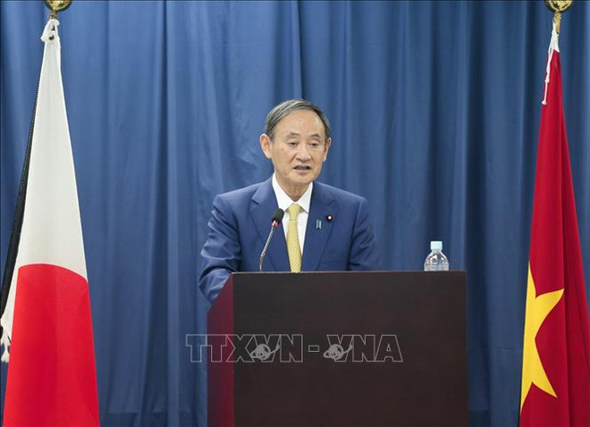 Le PM japonais rencontre des étudiants de l'Université Vietnam-Japon ảnh 1 Le PM japonais rencontre des étudiants de l'Université Vietnam-Japon ảnh 1