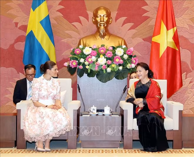 La présidente de l’AN reçoit la princesse héritière de Suède ảnh 1