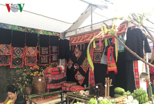 Piêu, le foulard d’amour des femmes thaï ảnh 1 Piêu, le foulard d’amour des femmes thaï ảnh 1