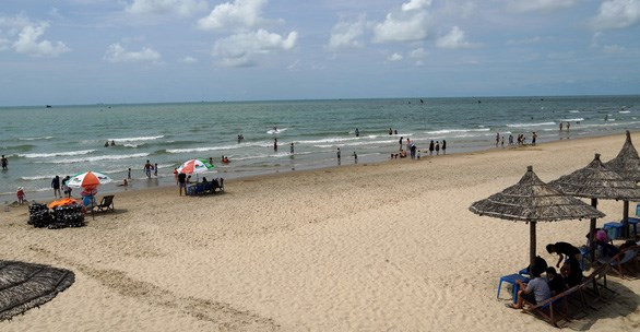 30 avril et 1er mai : Les visiteurs affluent vers les destinations touristiques ảnh 1