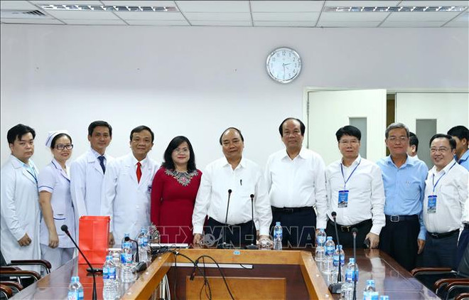 Le Premier ministre se rend à la Polyclinique de Dong Nai ảnh 1 Le Premier ministre se rend à la Polyclinique de Dong Nai ảnh 1