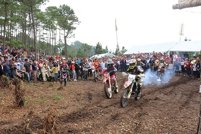 Course de motos tout-terrain à Hà Giang ảnh 1 Course de motos tout-terrain à Hà Giang ảnh 1