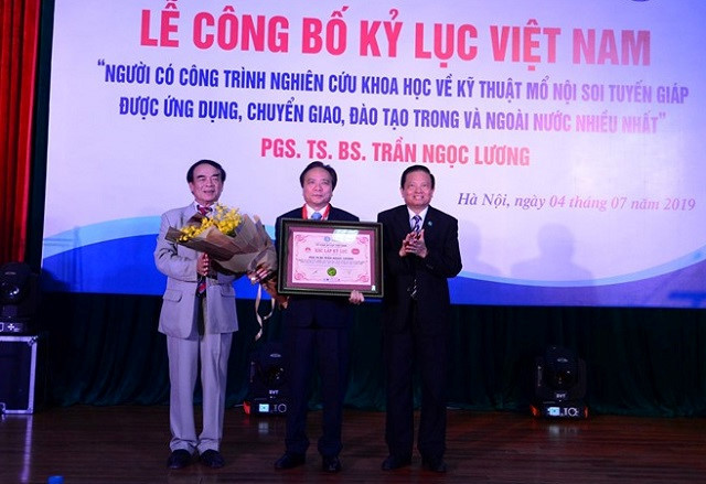 La technique de thyroïdectomie endoscopique “Dr Luong” devient la plus utilisée ảnh 2 La technique de thyroïdectomie endoscopique “Dr Luong” devient la plus utilisée ảnh 2