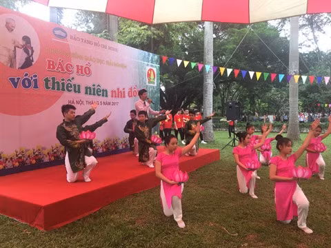 Les élèves expriment leurs sentiments envers l’Oncle Hô ảnh 1 Les élèves expriment leurs sentiments envers l’Oncle Hô ảnh 1