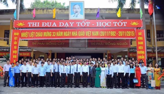 La Journée des enseignants vietnamiens fêtée dignement ảnh 1