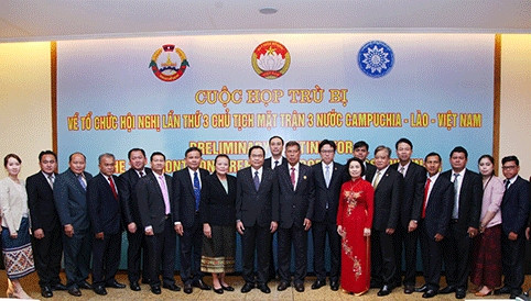 Vietnam-Laos-Cambodge : renforcer des relations diplomatiques entre les Fronts de la Patrie ảnh 1 Vietnam-Laos-Cambodge : renforcer des relations diplomatiques entre les Fronts de la Patrie ảnh 1