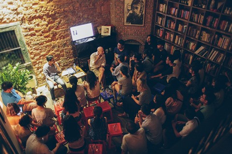 Le café-librairie, un concept en vogue à Hanoï ảnh 3 Le café-librairie, un concept en vogue à Hanoï ảnh 3