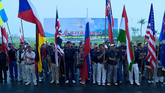 Ouverture du tournoi de golf pour les Vietnamiens de l’étranger 2017 ảnh 1 Ouverture du tournoi de golf pour les Vietnamiens de l’étranger 2017 ảnh 1
