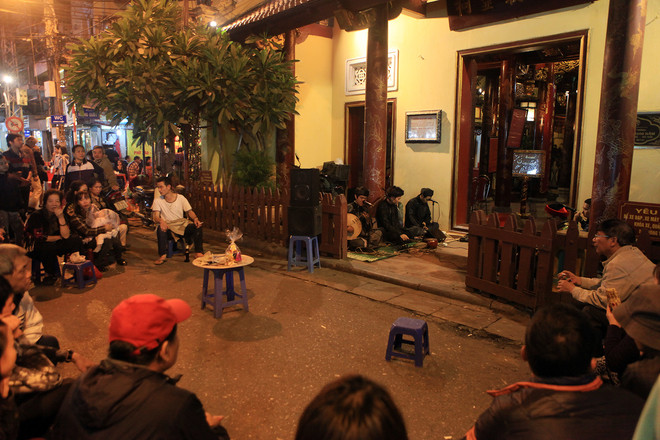 Forte vitalité du "ca trù" dans le vieux quartier de Hanoi ảnh 1 Forte vitalité du "ca trù" dans le vieux quartier de Hanoi ảnh 1