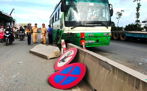 Les accidents de la route font 33 morts au premier jour de 2017 ảnh 1 Les accidents de la route font 33 morts au premier jour de 2017 ảnh 1