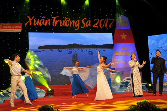 Programme artistique “Printemps de Truong Sa 2017” ảnh 1 Programme artistique “Printemps de Truong Sa 2017” ảnh 1