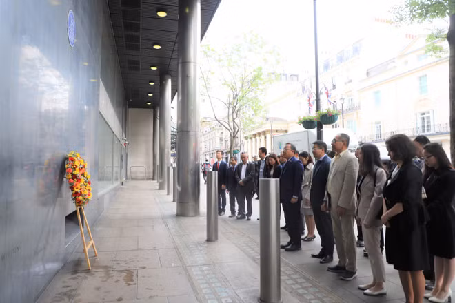Commémoration du Président Ho Chi Minh au Royaume-Uni et en France ảnh 1