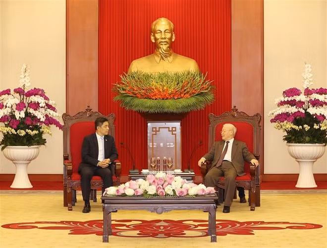 Le Vietnam veut renforcer son partenariat stratégique avec Singapour, dit le chef du Parti ảnh 1