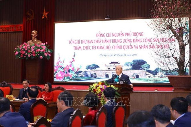 Têt: le leader du PCV présente ses vœux aux autorités et aux habitants de Hanoi ảnh 1 Têt: le leader du PCV présente ses vœux aux autorités et aux habitants de Hanoi ảnh 1