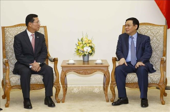 Le vice-PM Vuong Dinh Hue demande à Shinhan Card de développer la fintech au Vietnam ảnh 1 Le vice-PM Vuong Dinh Hue demande à Shinhan Card de développer la fintech au Vietnam ảnh 1