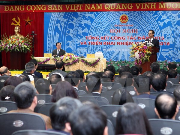 Conférence-bilan de 2015 du ministère de l’Industrie et du Commerce ảnh 1