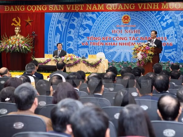 Conférence-bilan de 2015 du ministère de l’Industrie et du Commerce ảnh 1