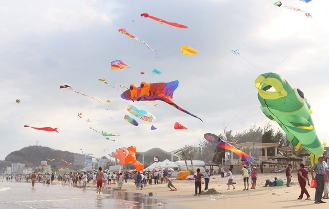 Un premier festival international de cerfs-volants au Nord ảnh 1 Un premier festival international de cerfs-volants au Nord ảnh 1