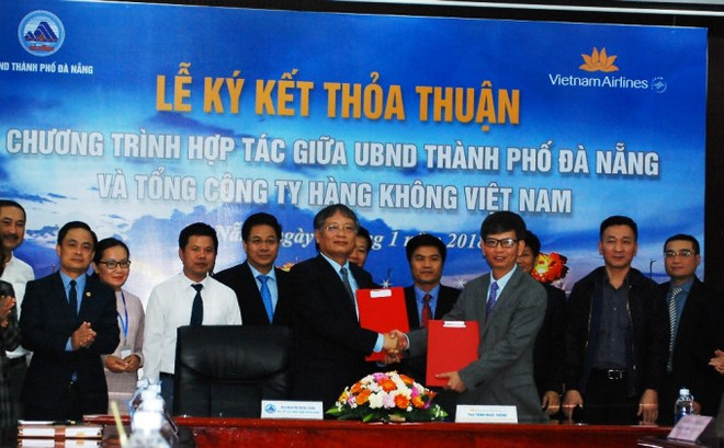 Da Nang et Vietnam Airlines collaborent dans la promotion du tourisme et du commerce ảnh 1