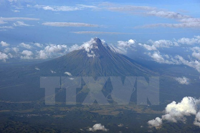 Philippines: le réveil du volcan Mayon fait fuir des milliers de personnes ảnh 1 Philippines: le réveil du volcan Mayon fait fuir des milliers de personnes ảnh 1