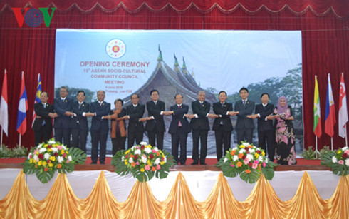 Conférence sur l’édification de la Communauté socioculturelle de l'ASEAN ảnh 1 Conférence sur l’édification de la Communauté socioculturelle de l'ASEAN ảnh 1
