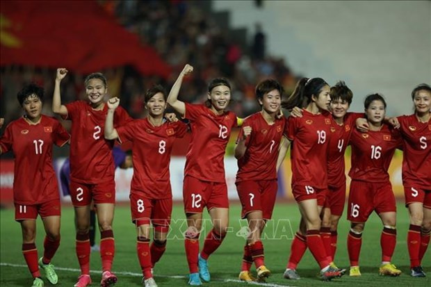 L’équipe nationale féminine de football grimpe d’une place au classement mondial ảnh 1 L’équipe nationale féminine de football grimpe d’une place au classement mondial ảnh 1