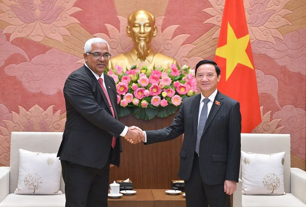Le vice-président de l'AN Nguyen Khac Dinh reçoit le ministre cubain de la Justice ảnh 1 Le vice-président de l'AN Nguyen Khac Dinh reçoit le ministre cubain de la Justice ảnh 1