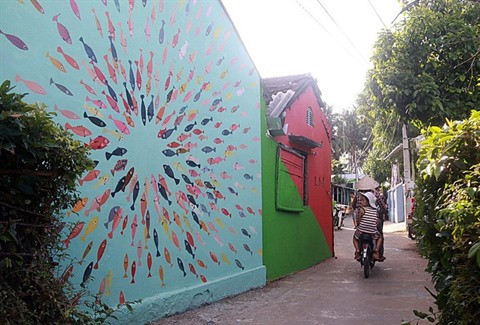 Quand l’art change la vie d’un village de pêcheurs dans le Centre ảnh 2 Quand l’art change la vie d’un village de pêcheurs dans le Centre ảnh 2