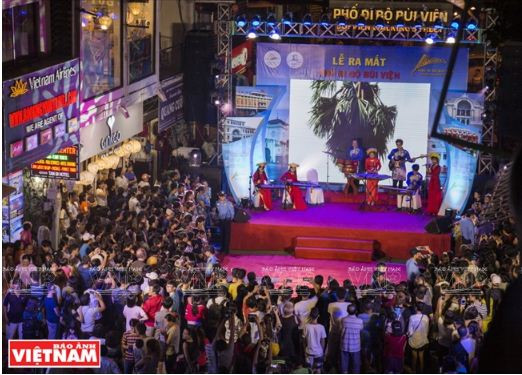 Savoureuse plongée dans la rue Bui Viên à Hô Chi Minh-Ville ảnh 2