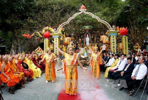 Dà Nang lance le coup d'envoi de la fête Quan Thê Âm - Ngu Hành Son 2017 ảnh 1 Dà Nang lance le coup d'envoi de la fête Quan Thê Âm - Ngu Hành Son 2017 ảnh 1