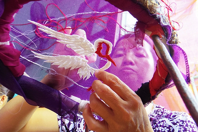 Quât Dông : quand le verbe broder se conjugue au passé, au présent et au futur ảnh 1