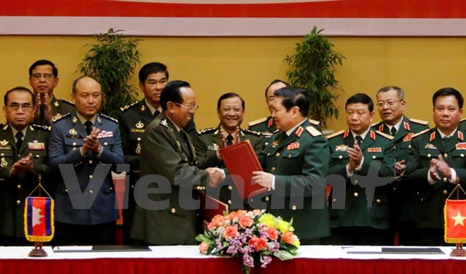 Une délégation militaire vietnamienne en visite officielle au Cambodge ảnh 1 Une délégation militaire vietnamienne en visite officielle au Cambodge ảnh 1