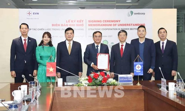 EVN et Sembcorp Industries signent un protocole d'accord sur la coopération dans l’électricité ảnh 1