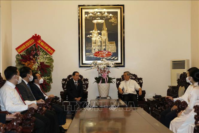 Noël : un vice-président de l’AN félicite des chrétiens à Hô Chi Minh-Ville et à Tiên Giang ảnh 1 Noël : un vice-président de l’AN félicite des chrétiens à Hô Chi Minh-Ville et à Tiên Giang ảnh 1